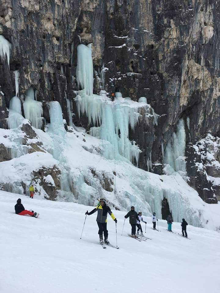 Plan de corones- cascata di neve